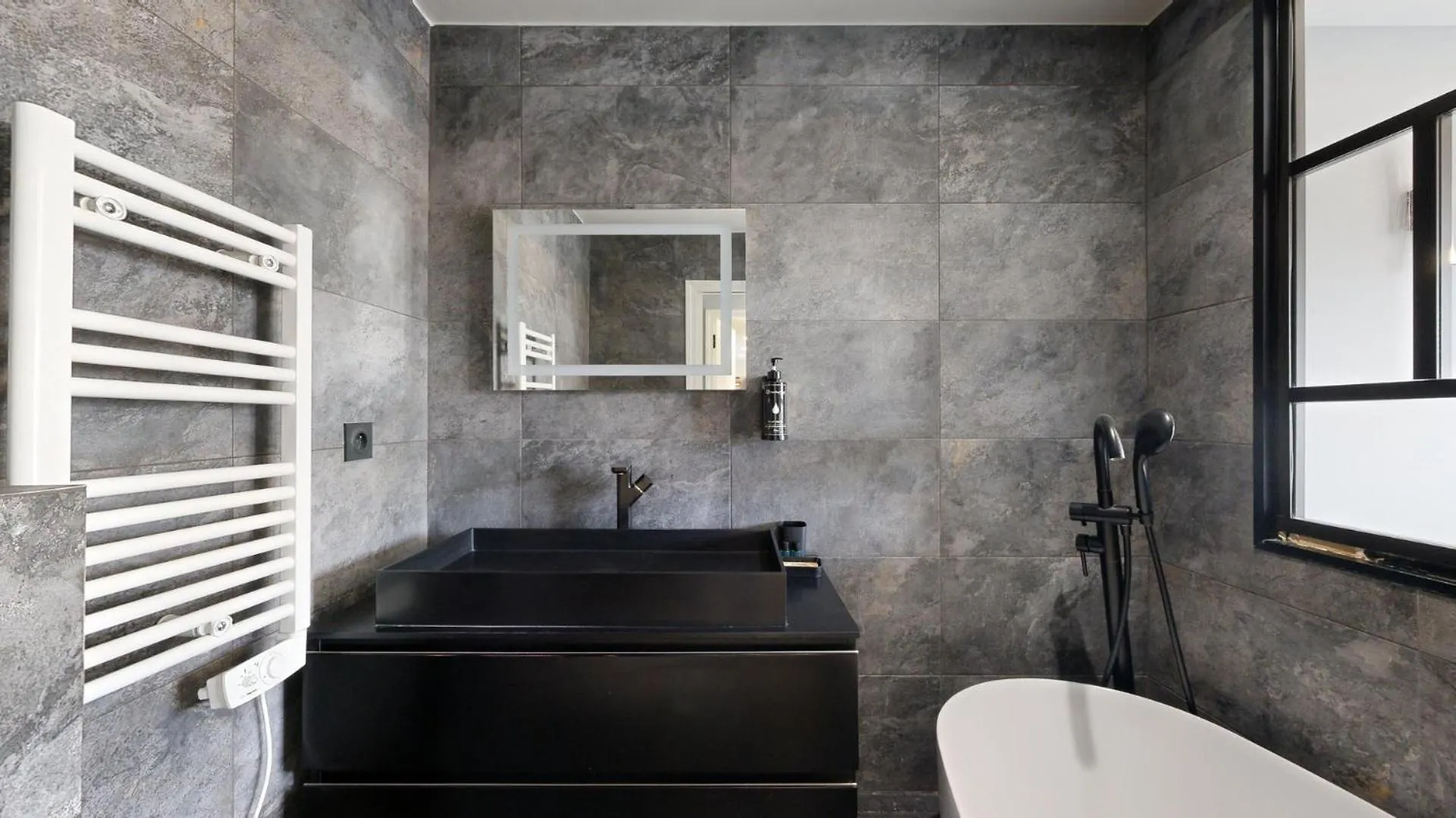 Bluestay 54 - Superbe Appartement A Parigi Francia