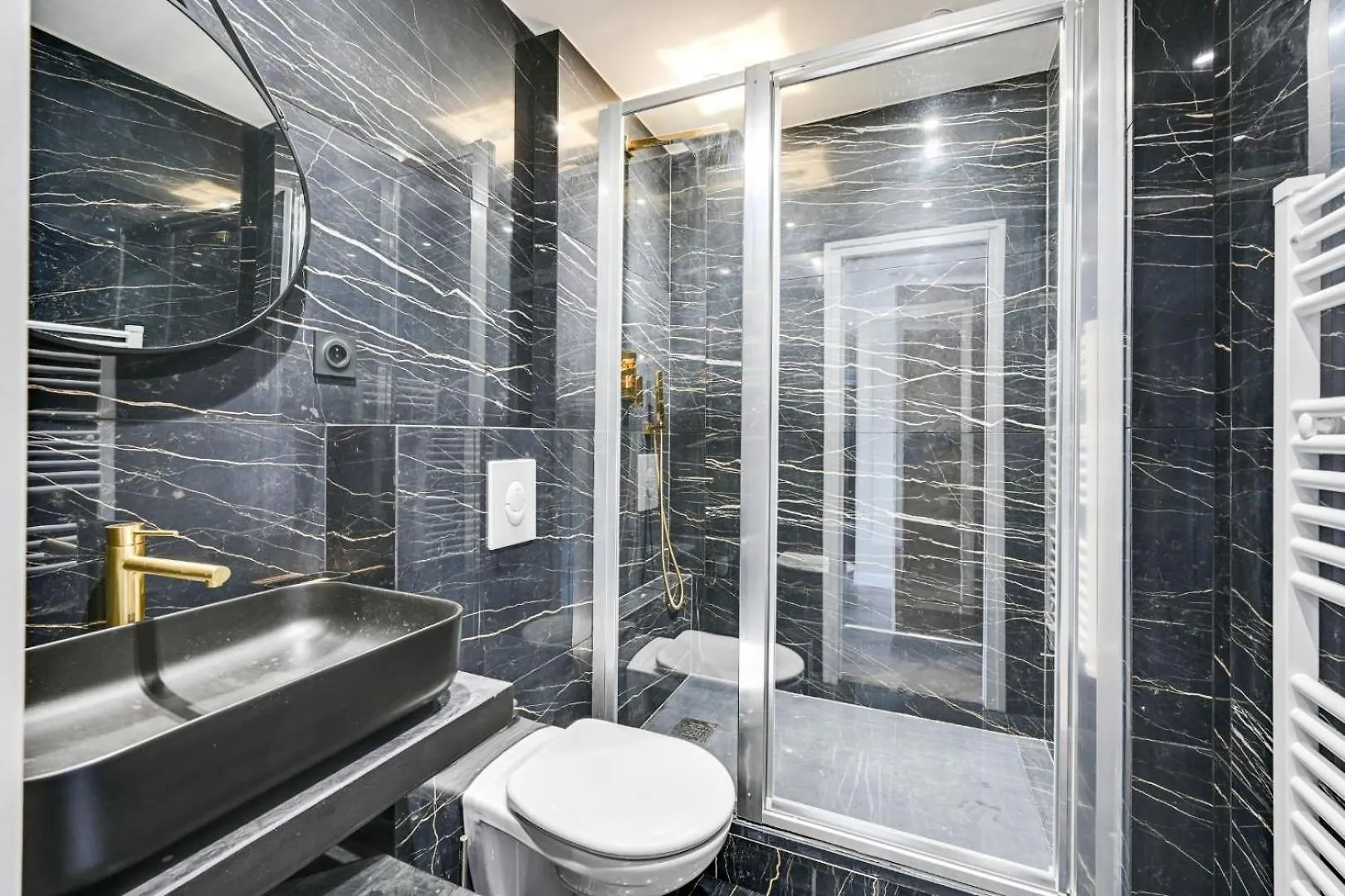 Bluestay 54 - Superbe Appartement A Parigi 0*,